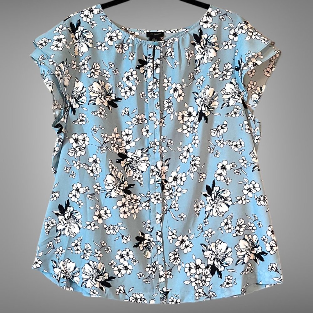 Ann Taylor light blue and ivory floral silky flutter sleeve professional top